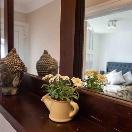 1 Bedroom Self Contained Apartment In Christchurch Винктон Экстерьер фото